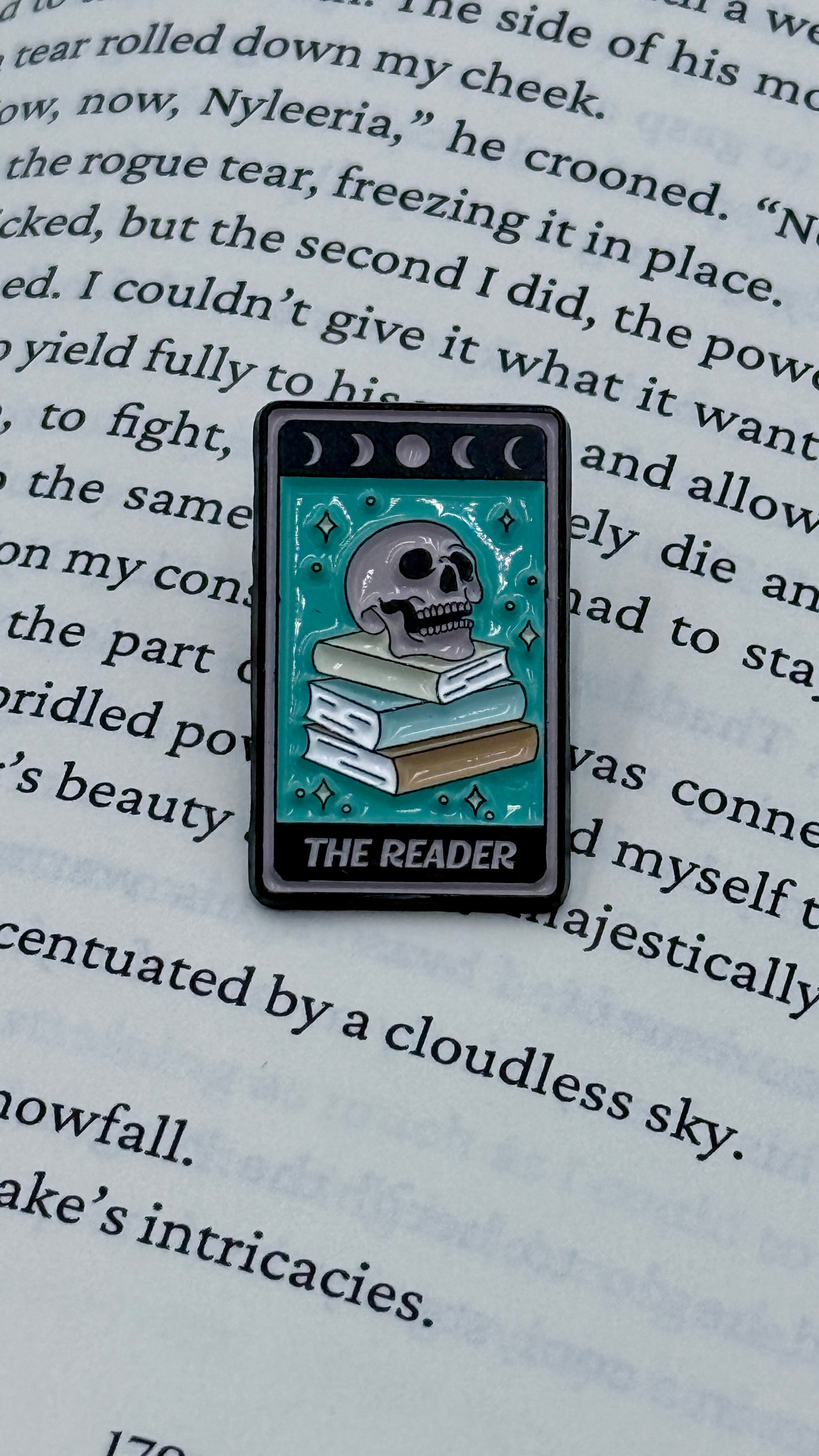 The Skull Reader | Enamel Pin