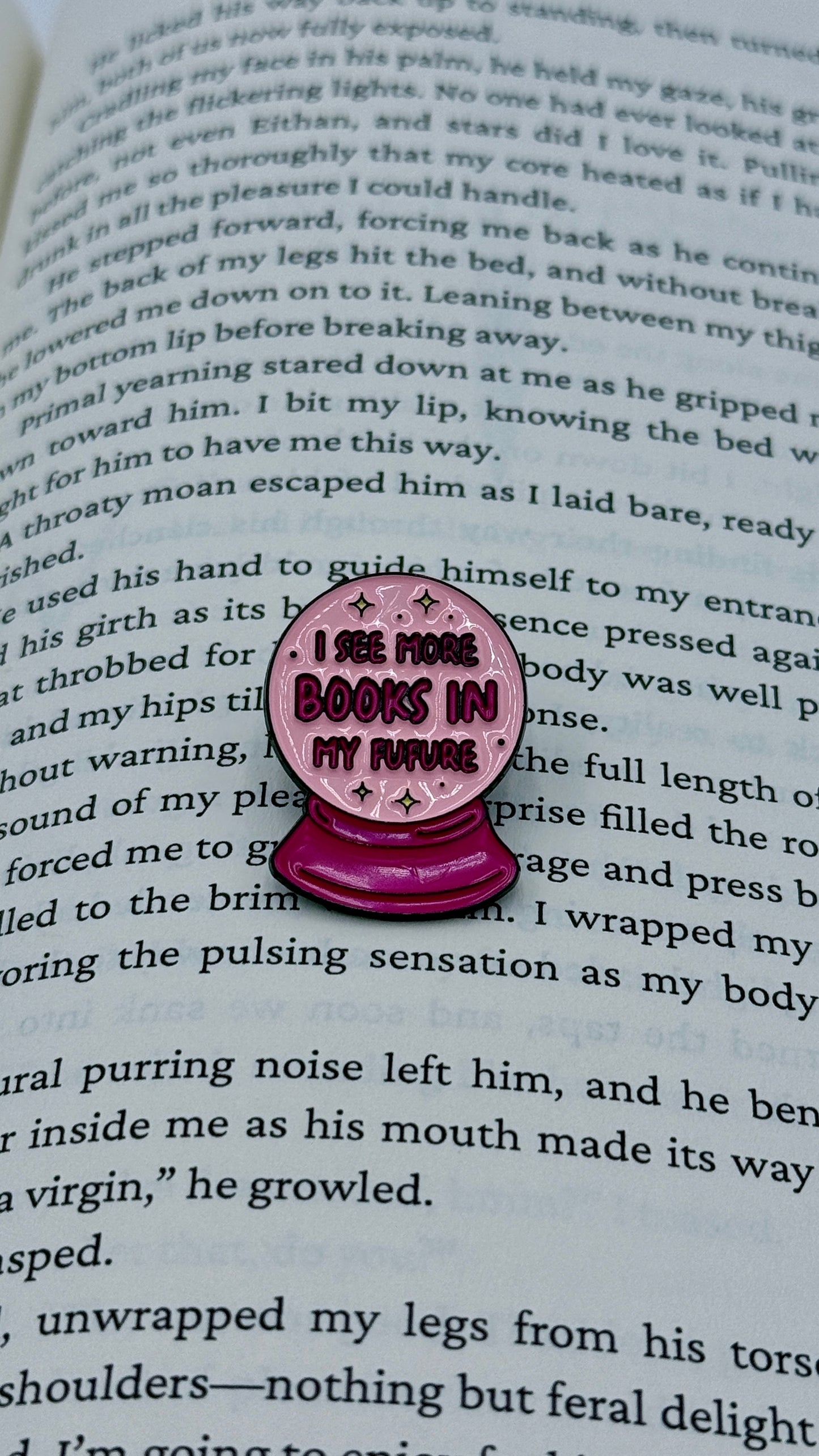 I see more books | Enamel Pin
