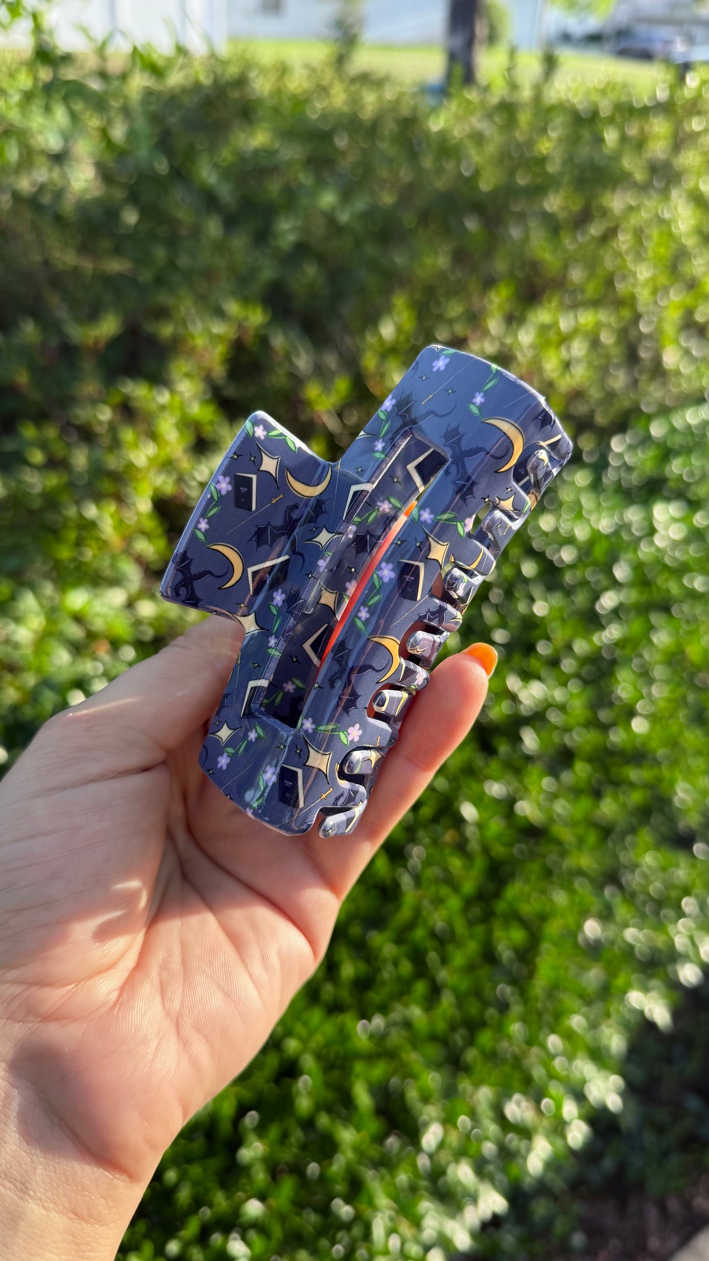 Book Dragon Claw Clip
